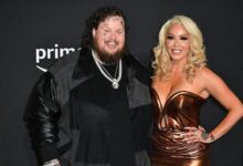 Jelly Roll e Bunnie Xo participam do 58º Prêmio Anual da Academia de Música Country